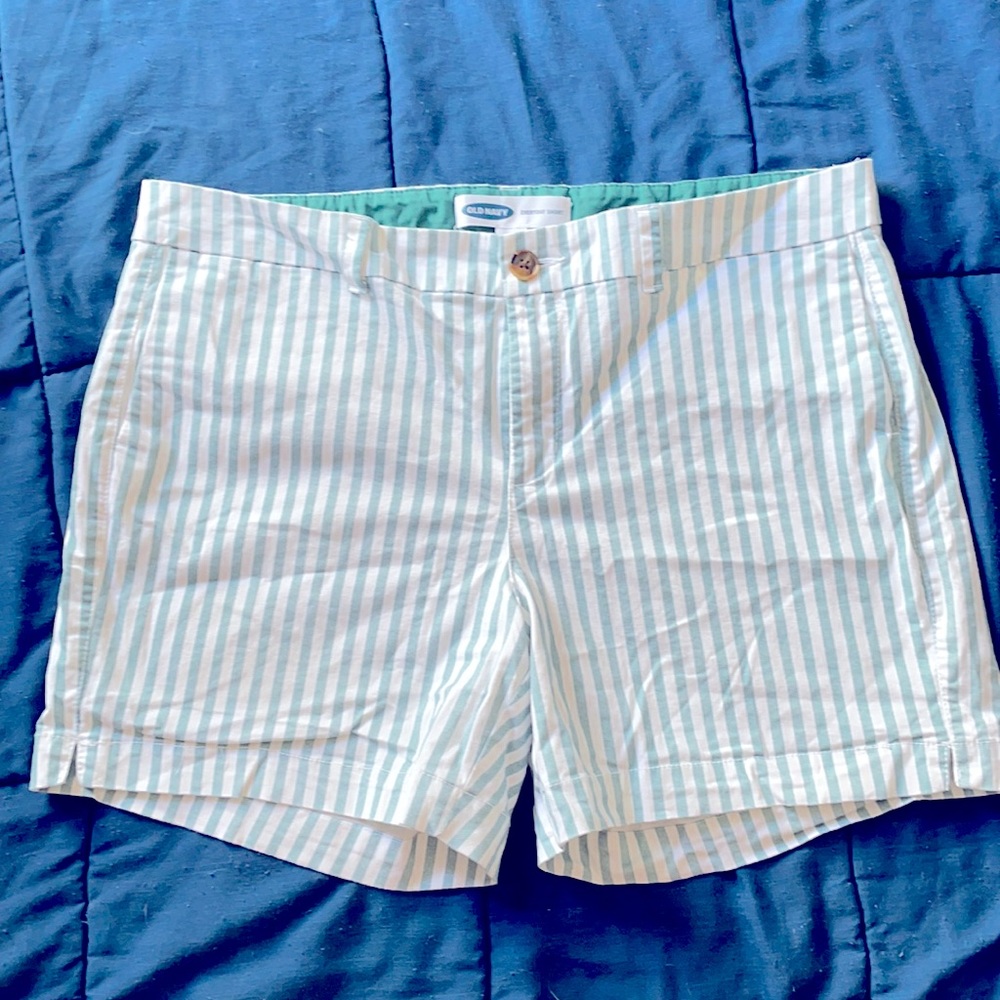 Old Navy green and white striped shorts 14